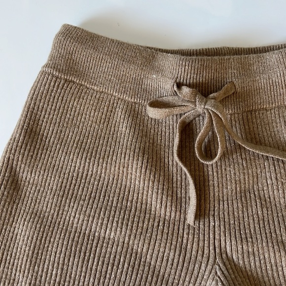 Abercrombie Knit Shorts - Size XS - Picture 2 of 8